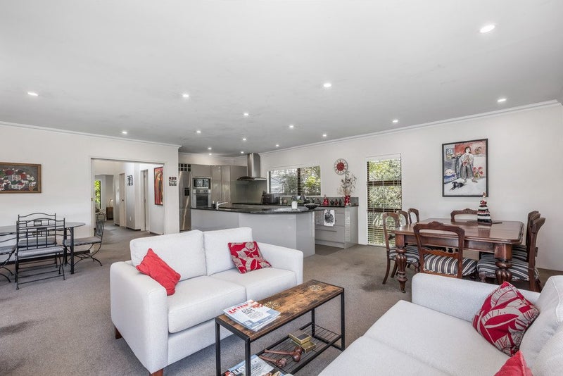 Central, Private and Packed With Extras64351343833091114