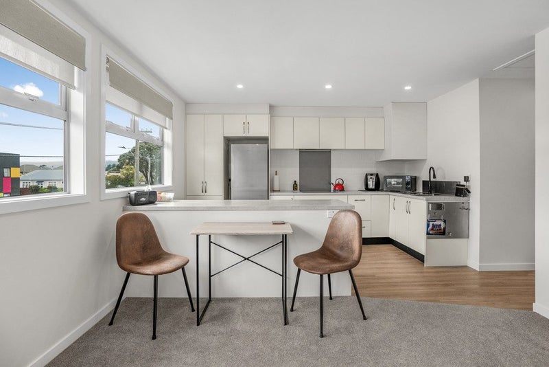 Stylish 1-Bedroom Unit in the Heart of Petone64352129638915110