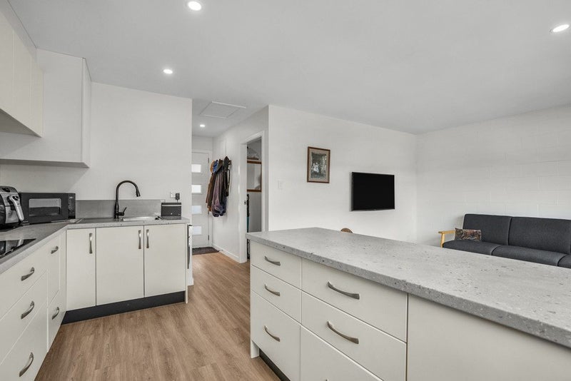 Stylish 1-Bedroom Unit in the Heart of Petone64352129638915114