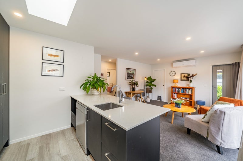 Vendors Are Moving - Must Be Sold!64351539212675114