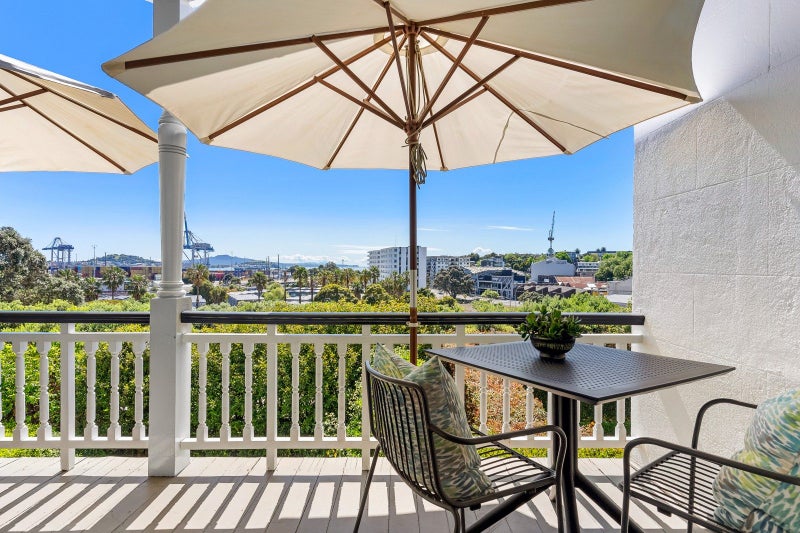 Private, Elegant, Inner-city in Parnell64351629741186112