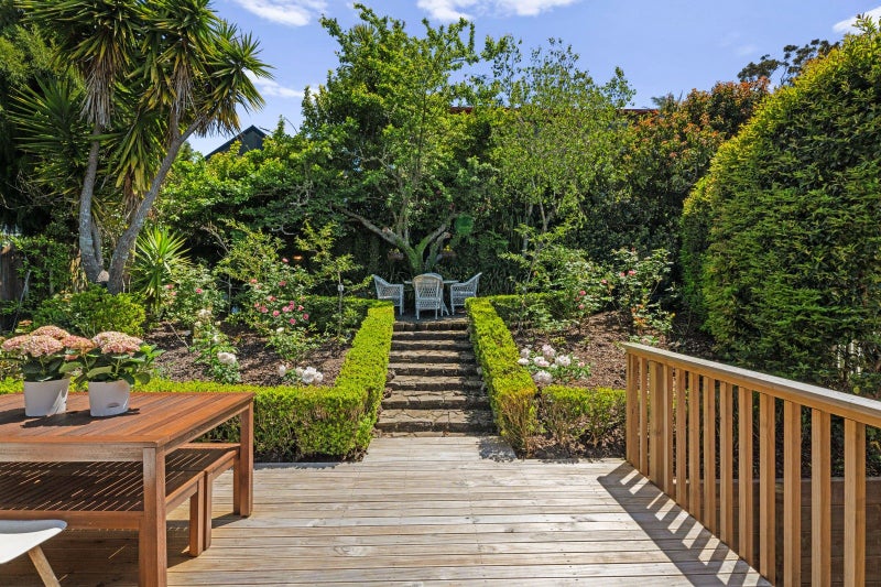 Elevated elegance, garden calm64351629756547114