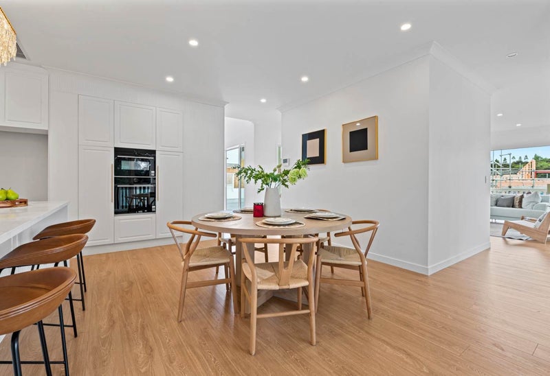 MUST SELL—Elegant Villa-Style Living in Red Beach64359481278595113