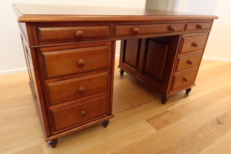 Rose and Heather Kauri Desk64352282276737112