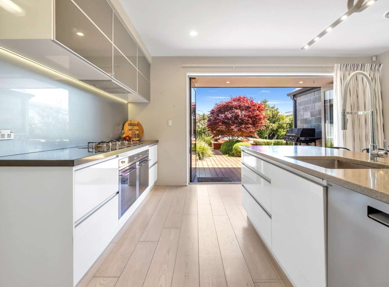 Design that Lives. Space that Gives.64352129701634114