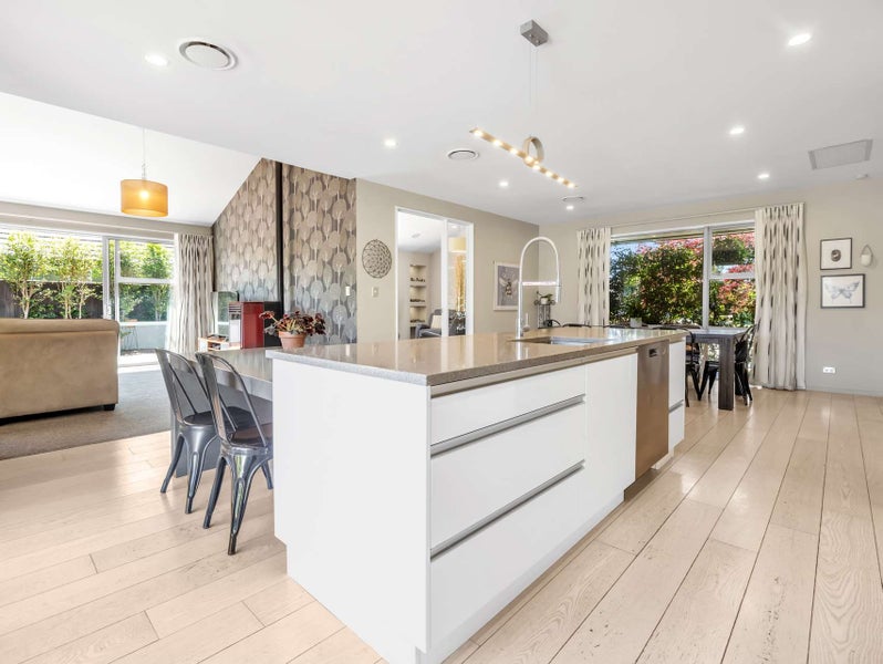 Design that Lives. Space that Gives.64352129701634112