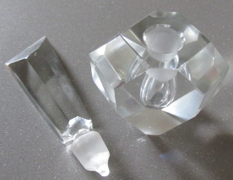 Lovely Vintage Crystal Pefume Scent Bottle Art Deco Style Hand Cut & Polished Carousel 2