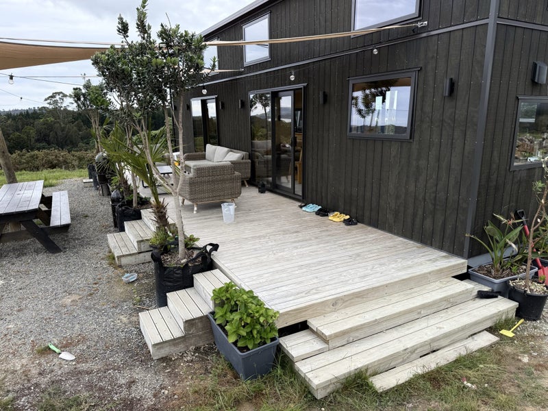 Modular Deck (12x2.4m)64352680856065111