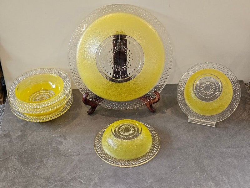 "Lemon Meringue" Glass Bowls. Great Mid-century or Deco Look. As New. Carousel 1