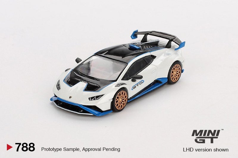 Mini GT Lamborghini Hurac n STO Bianco Asopo Carousel 1
