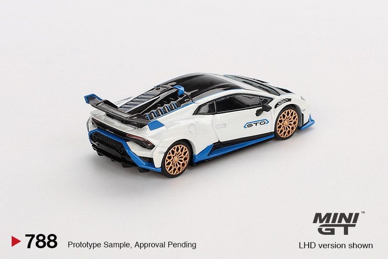 Mini GT Lamborghini Hurac n STO Bianco Asopo Carousel 2