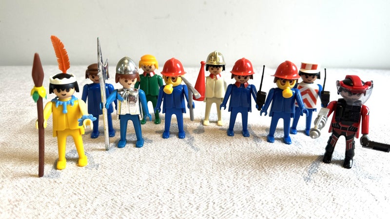10 Vintage Playmobil figurines Carousel 1