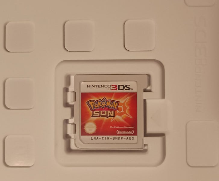 Pokémon Sun Nintendo 3DS + Pokémon Sun Steelbook bundle Carousel 8