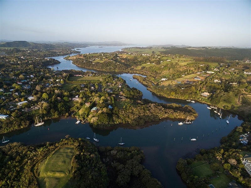 Christmas gift voucher present: relaxing Electric Boating on Kerikeri river Carousel 11