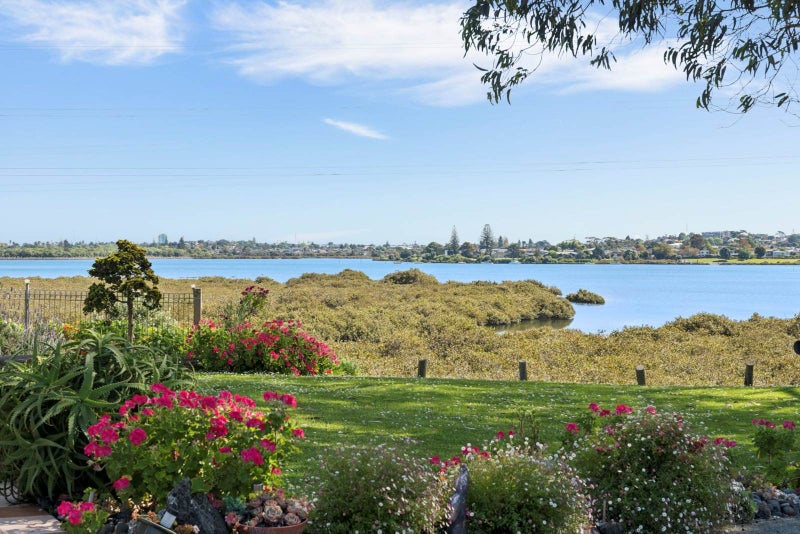 Timeless Charm & Tamaki River Views!64356099038211111