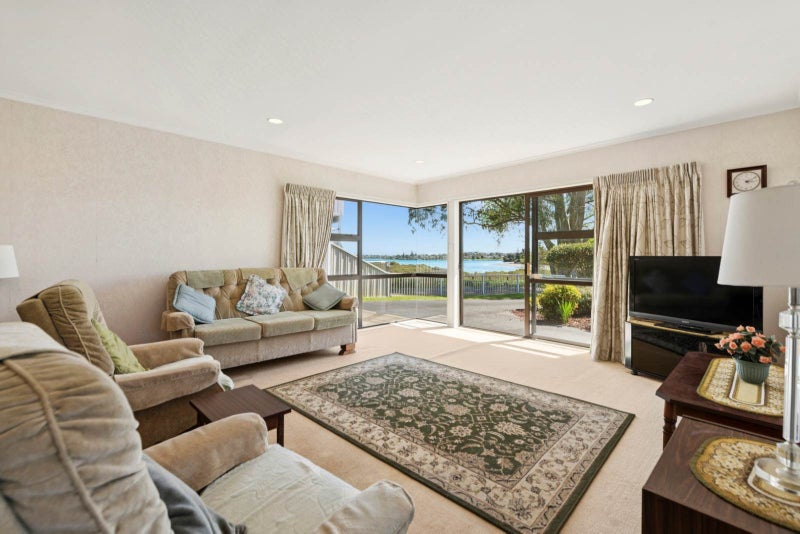 Timeless Charm & Tamaki River Views!64356099038211113