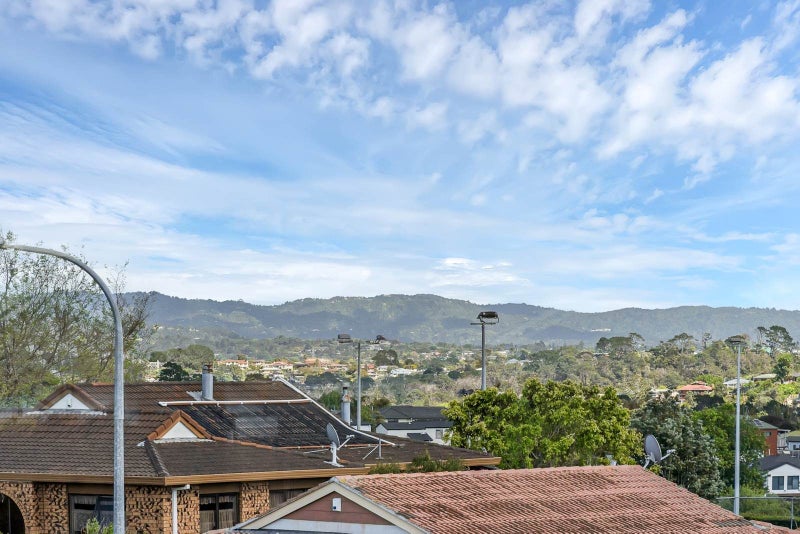 Sun-Drenched Sanctuary: A Masterpiece of Moder...64356099055362112