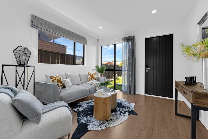 Sun-Drenched Sanctuary: A Masterpiece of Moder...64356099055362114