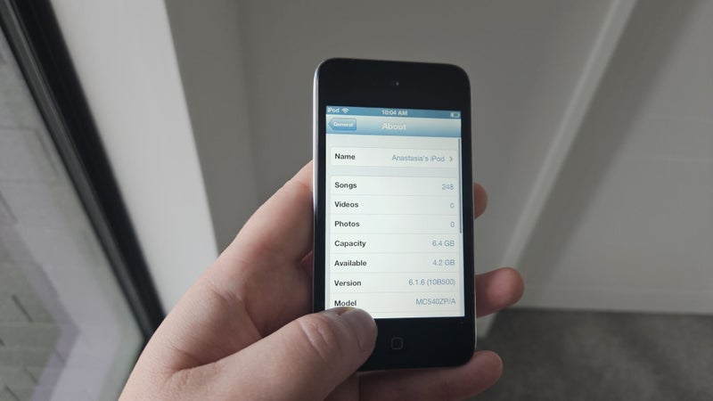 Apple iPod touch 4th Gen 8GB Carousel 6