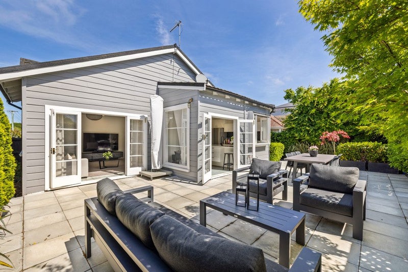 Adorable and Affordable!64360282574850110