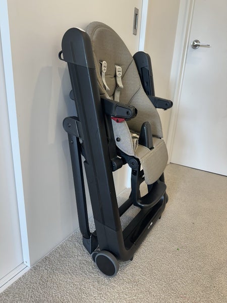Peg Perego Siesta “Follow Me” Highchair -Excellent quality64476022113538114
