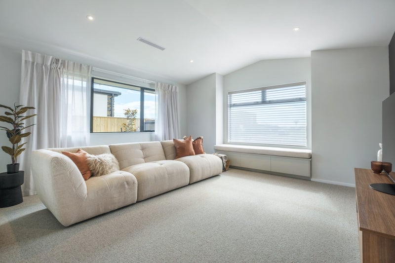 Brand new in an unbeatable location64360383545347114