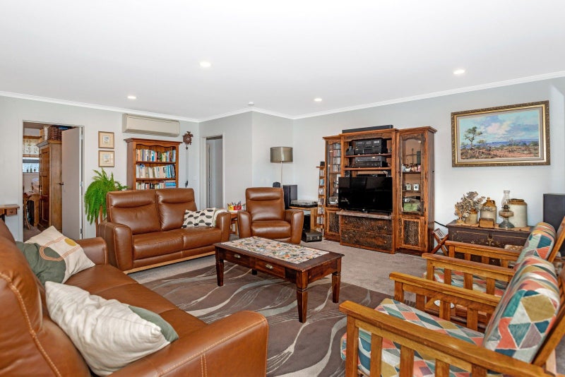 Looking for modern and low-maintenance?64360383585411113