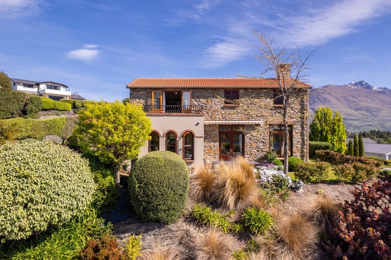 Sunlight, Views and Privacy on a Beautiful Corner64360673842178111