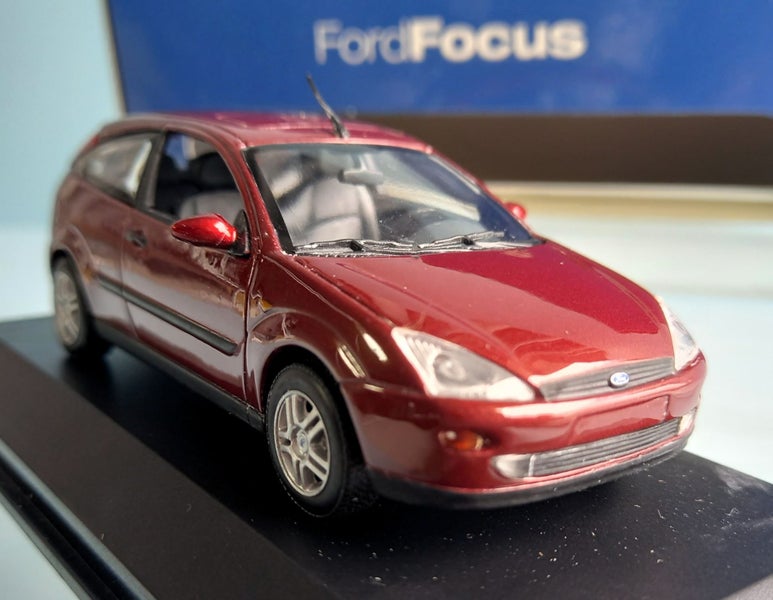 Ford Focus Dark Red ~ Minichamps 1/43 Carousel 1