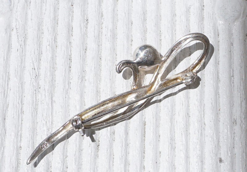 Elegant Sterling Silver Brooch set with a Pearl Carousel 2