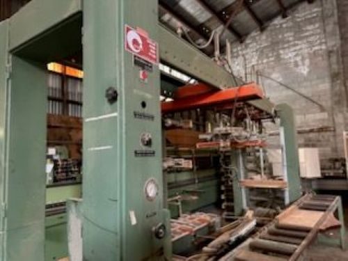 Auto Press64438745657219110