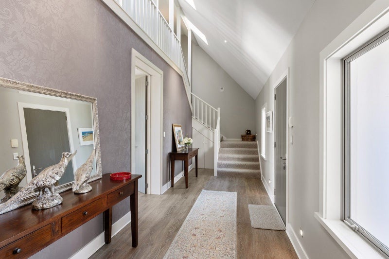 City fringe lifestyle, multi-use flexibility64361599650178114