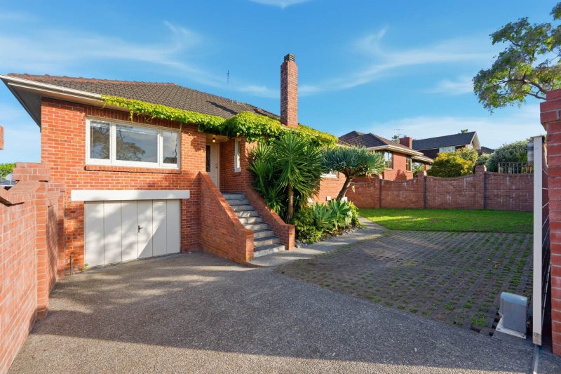 SOLID BRICK - BE QUICK! RENOVATOR'S DELIGHT64361274904065112