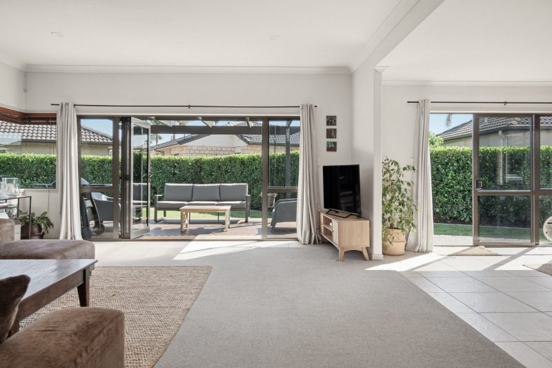 The Simple Escape64361392139779113