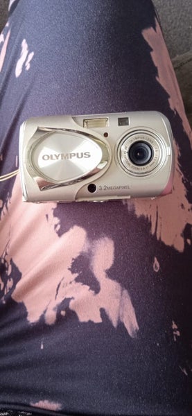 Olympus digital camera Carousel 1