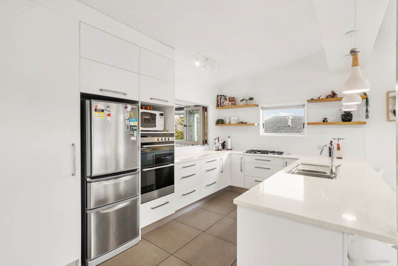 Australia Calls – This One Must Be Sold!64361599467906112