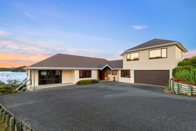 The Red Carpet is Rolled Out - You’ll Feel Like64361599530243113