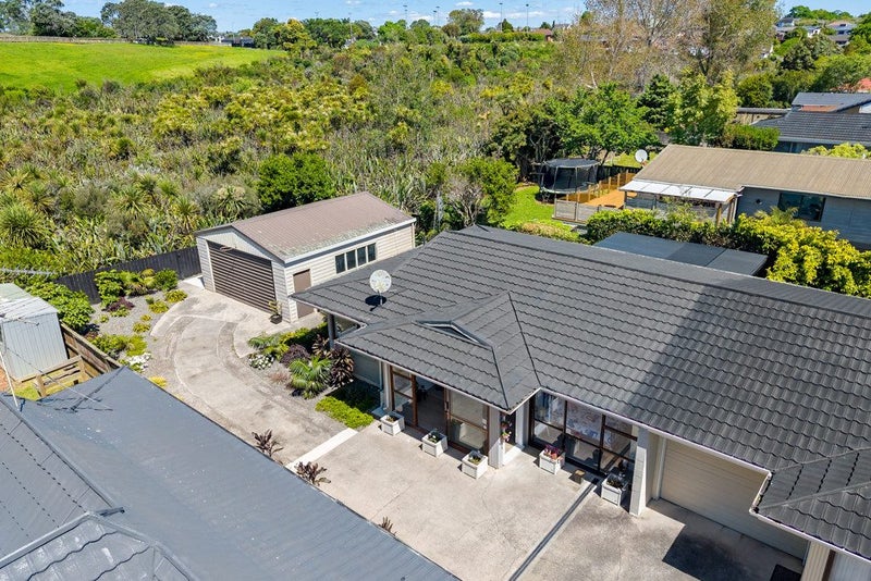 Pristine Haven a Stroll from the Marina64361793162498114