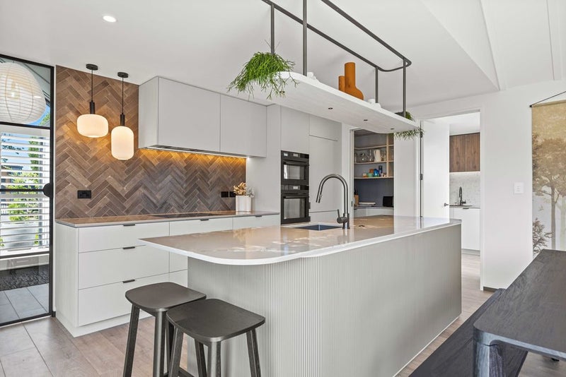 Downsize Without Compromise!64361990492163112