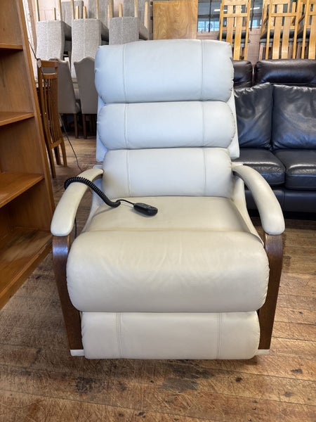 LA-Z-BOY Charleston Oak Power Lift Chair in Leather Carousel 2