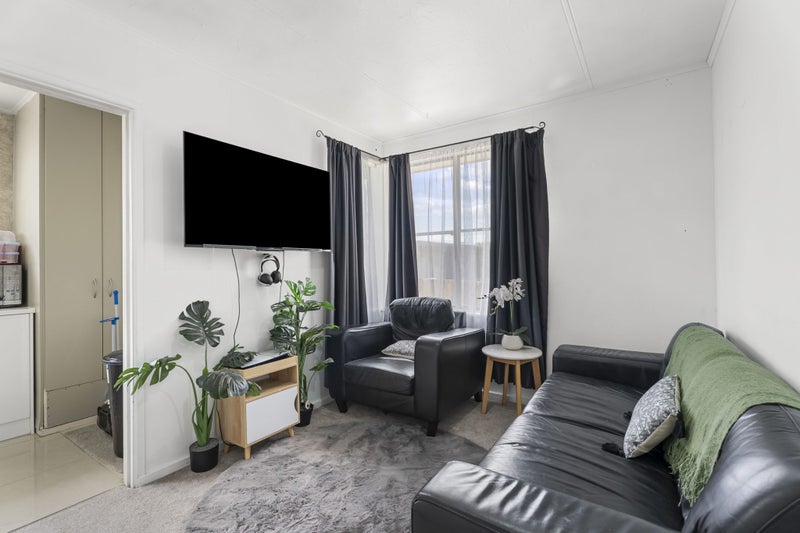 Tidy, Affordable & Freehold!64362187711873113