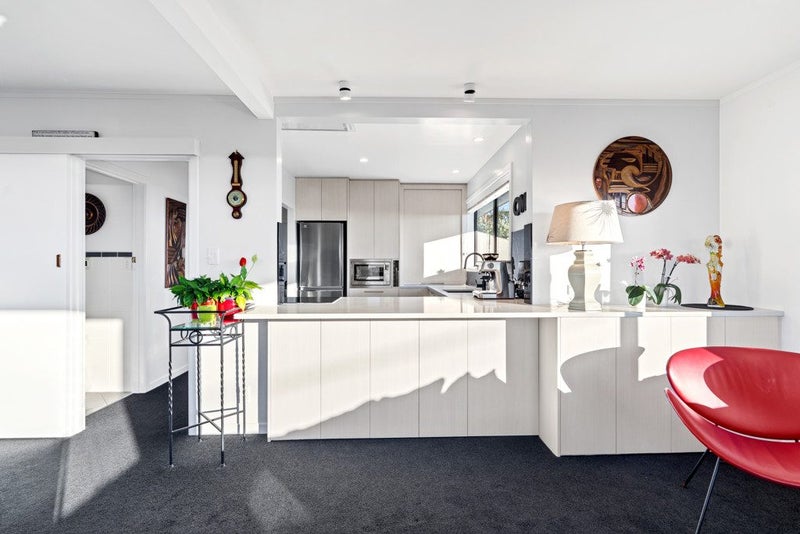 Life Looks Better From Gulf View Road64439753041155113