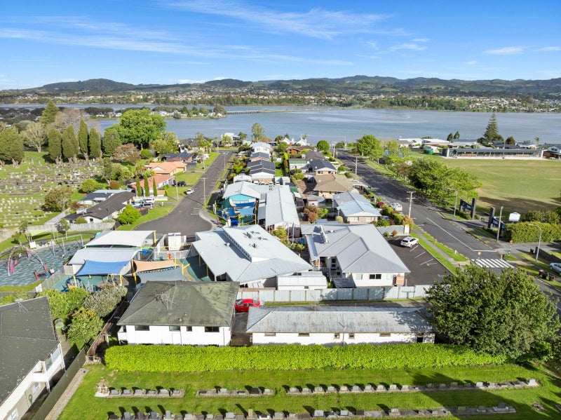 DEVELOPMENT OPPORTUNITY - FOUR UNITS, ONE TITLE!64439753073665113