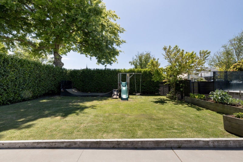 Irresistible Family Oasis on 809sqm (approx.)64362491936641111