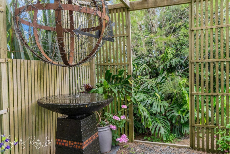 Move In for a Magical Family Christmas!64447155374849112