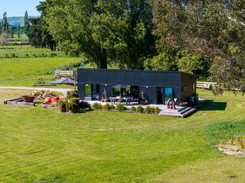 Private Haven with Designer Flair64363078123137110