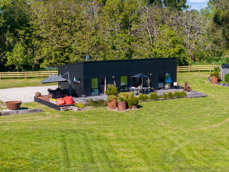 Private Haven with Designer Flair64363078123137114