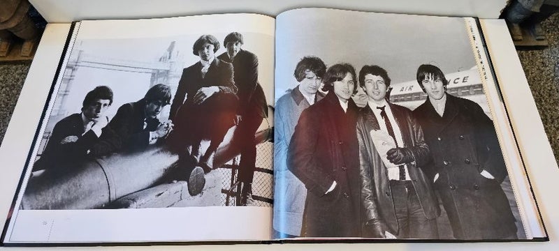 Lola.The Kinks Uncut Fifty Years on the Road. 4 DVD Book Set Collectors Edition. Carousel 4