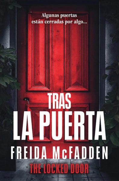 Tras la puerta/ The Locked Door by Freida McFadden - Paperback Carousel 1