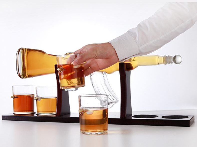 AK47 Pistol-Style Whiskey Decanter Set with Wooden Stand & Shot Glasses Carousel 2